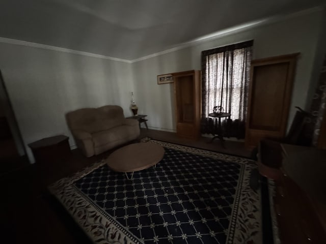 sitting room with ornamental molding