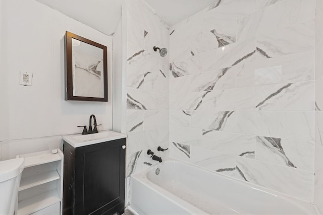 480 E Birch St, Kankakee, IL 60901 - bathroom featuring vanity and washtub / shower combination