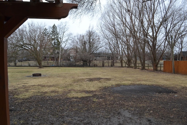 view of yard featuring a fire pit