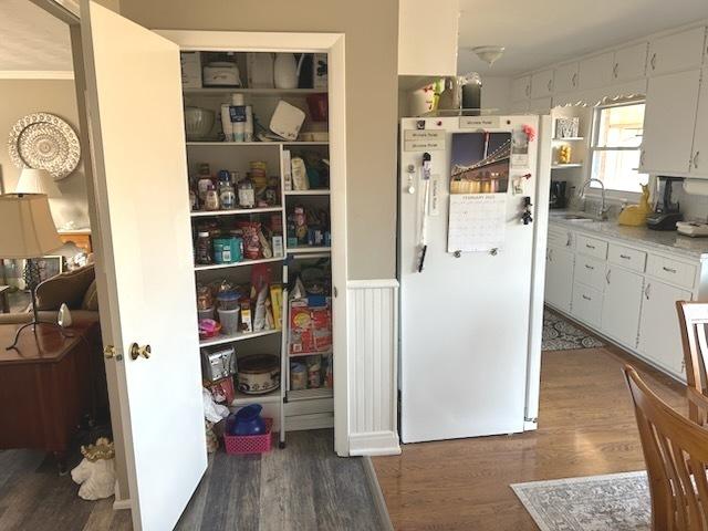 pantry with sink