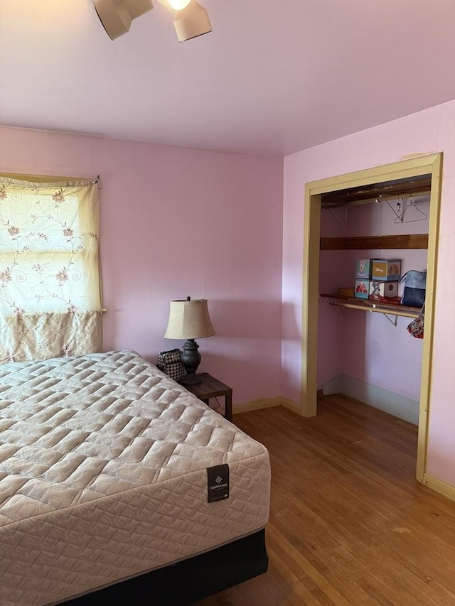 202 Hickory Dr, Roberts, IL 60962 - bedroom featuring hardwood / wood-style flooring