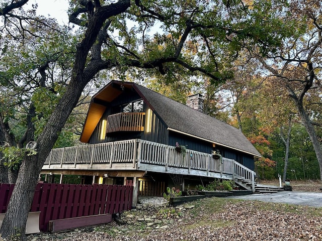 view of front facade featuring a deck