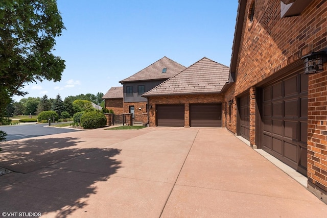 view of front facade with a garage