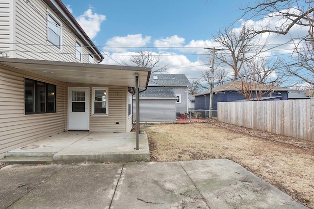 view of yard featuring a patio area