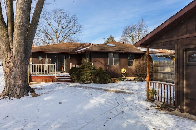 view of front of property featuring a porch