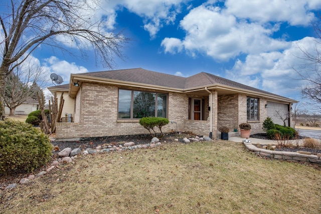 view of front of house with a front yard