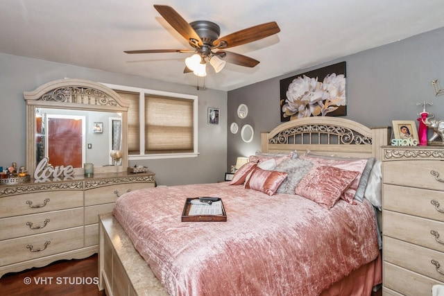 bedroom featuring ceiling fan