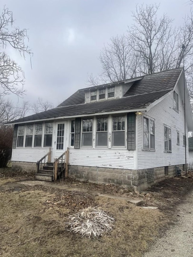 view of front of property