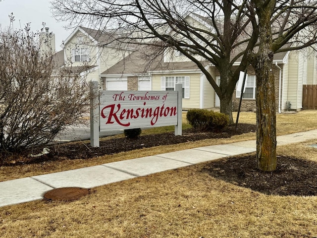 view of community / neighborhood sign