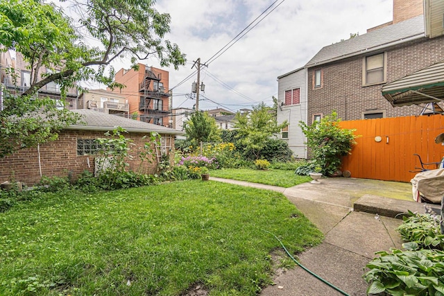 view of yard with a patio