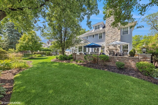 view of yard with a patio