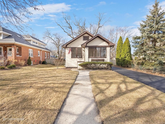 view of front of property with a front yard