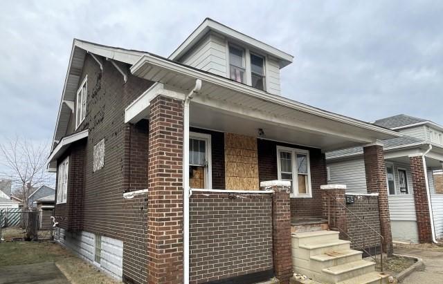 view of front of house featuring a porch