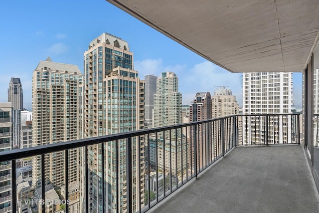 10 E Ontario St Unit 4308, Chicago, IL 60611 - balcony featuring a skyline view