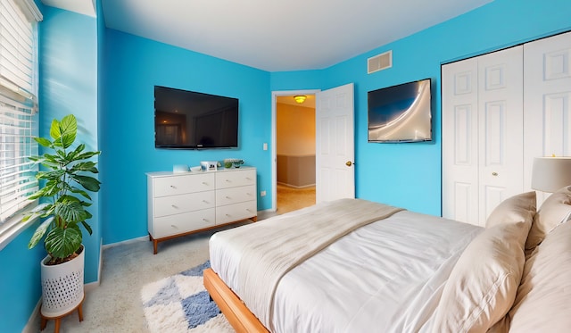 bedroom featuring a closet