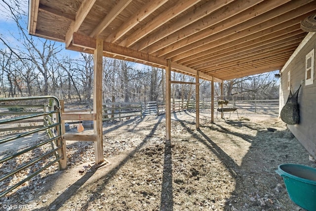 view of yard with an outdoor structure