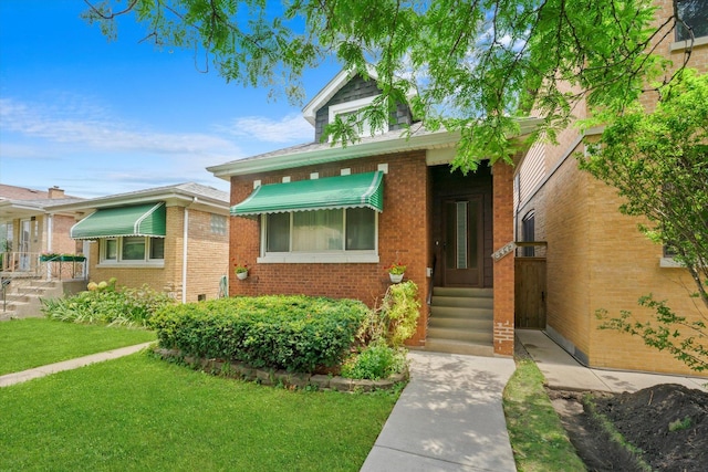 view of front of house with a front yard