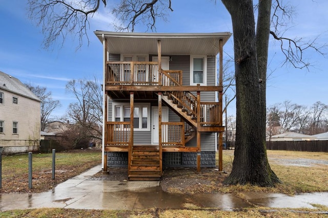 view of front facade featuring a porch