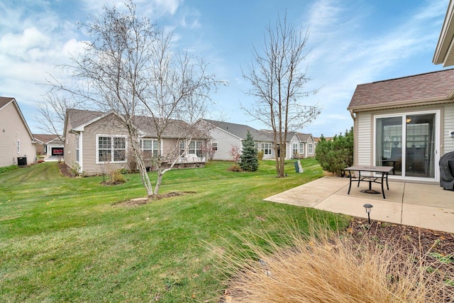 view of yard with a patio