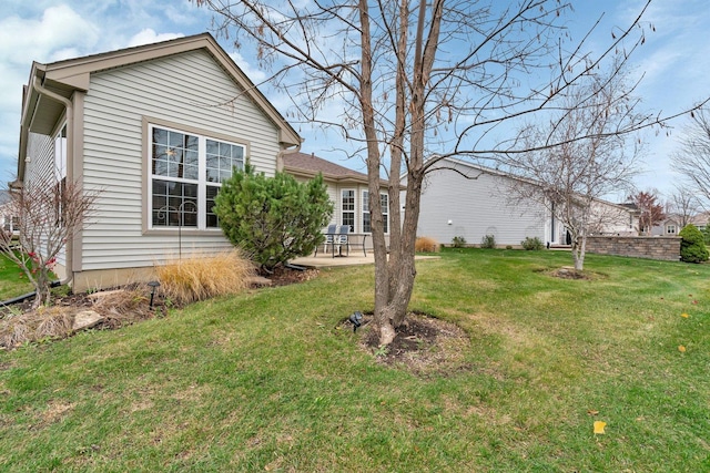 view of yard with a patio