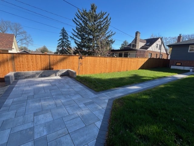 view of yard featuring a patio