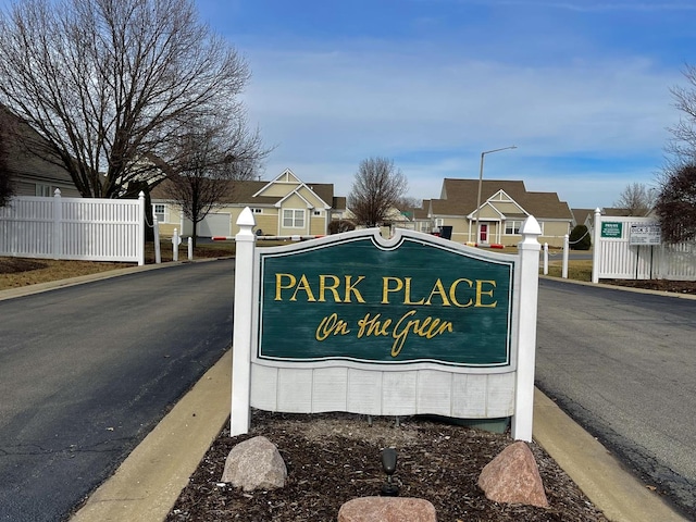 view of community / neighborhood sign