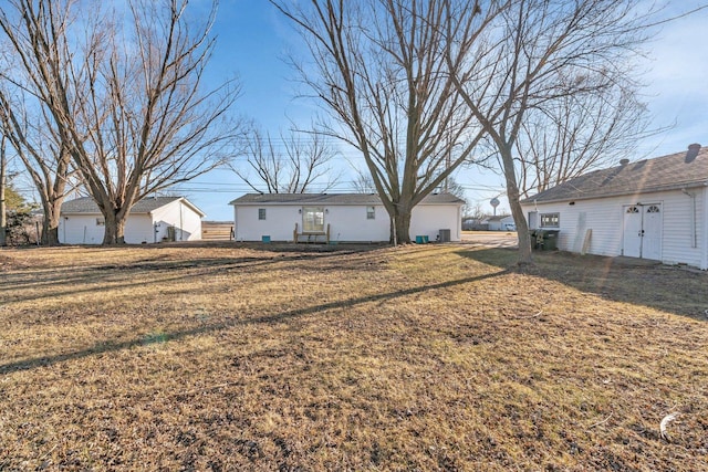 exterior space featuring a yard