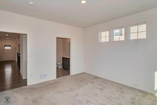 empty room featuring carpet