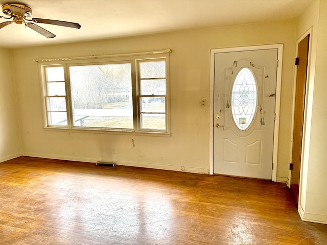 entryway featuring light hardwood / wood-style floors and ceiling fan