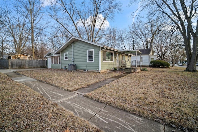 Listing photo 3 for 308 N Oak St, Normal IL 61761