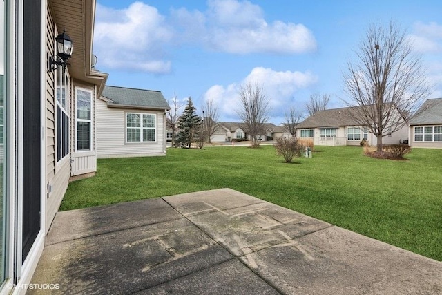 view of yard featuring a patio