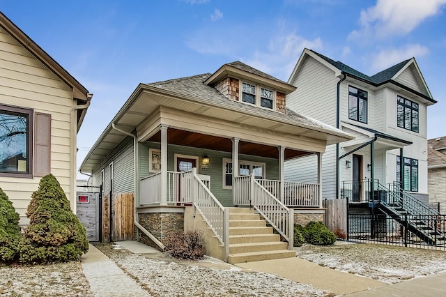 view of front of property featuring a porch