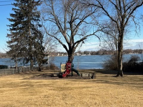 view of yard featuring a water view