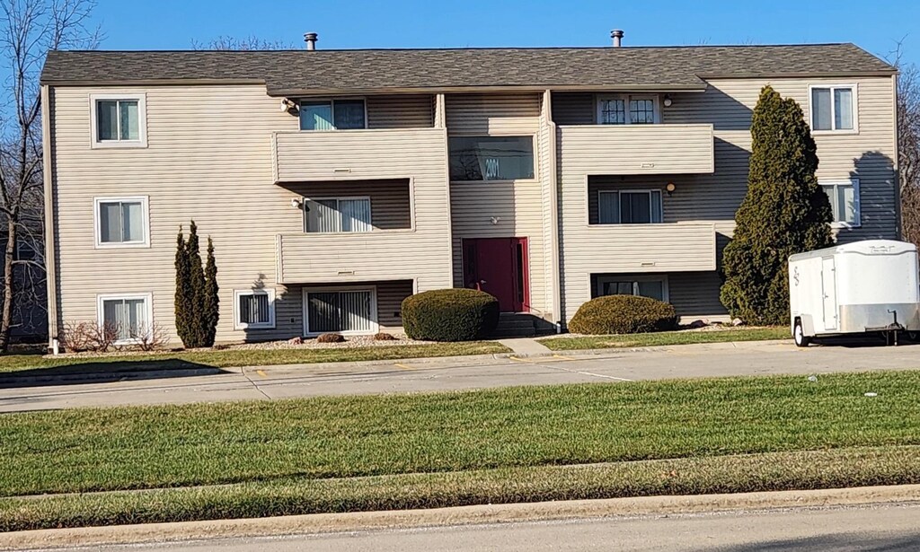 2001 Mattis Ave Unit D, Champaign, IL 61821 - view of building exterior