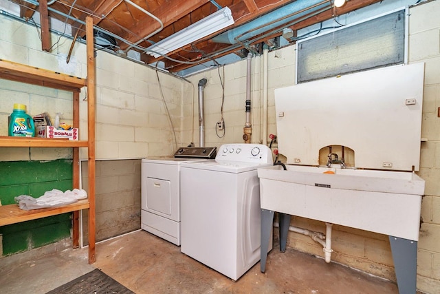 laundry area featuring washer and clothes dryer