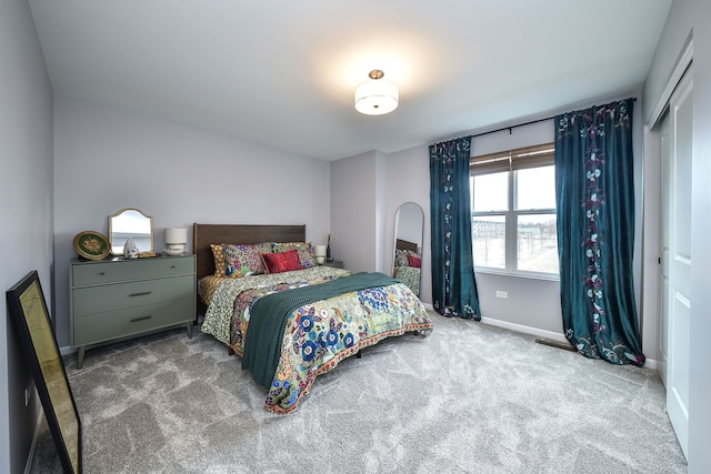 bedroom with carpet flooring