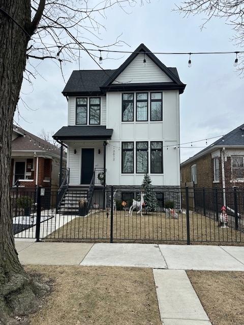 Listing photo 3 for 3621 N Kimball Ave, Chicago IL 60618