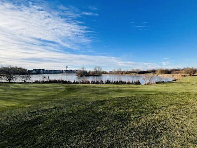 view of yard featuring a water view