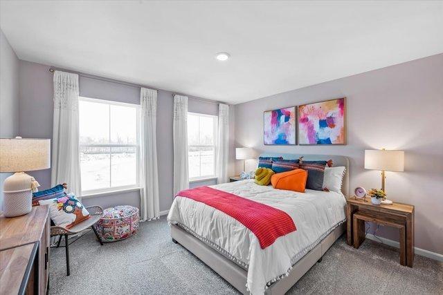 bedroom featuring carpet floors