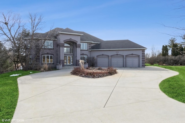 view of front facade featuring a garage