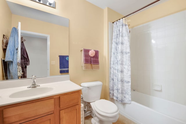 5405 W Galewood Ave, Chicago, IL 60639 - full bathroom featuring shower / tub combo with curtain, vanity, and toilet