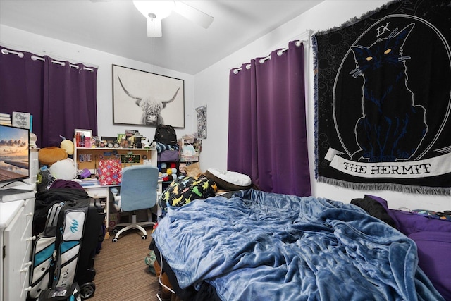 bedroom with ceiling fan