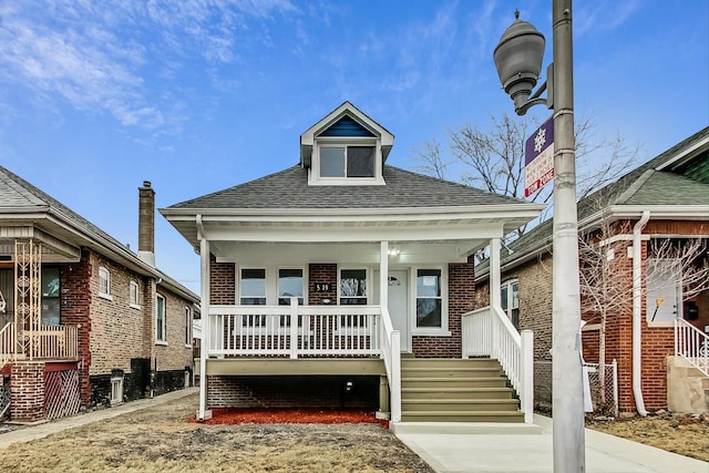 view of front of property featuring a porch