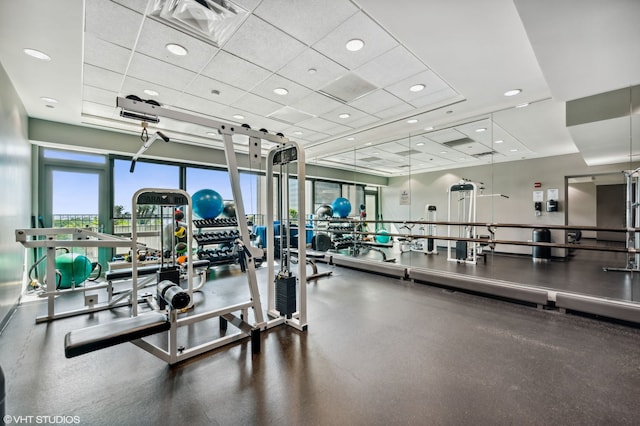 130 N Garland Ct Unit 4101, Chicago, IL 60602 - exercise room with recessed lighting, visible vents, and a paneled ceiling