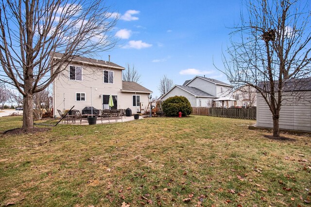 view of yard with a patio area