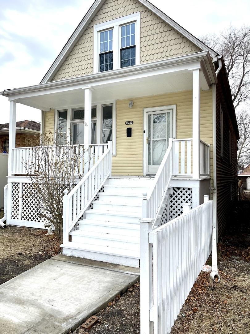 bungalow-style house with covered porch