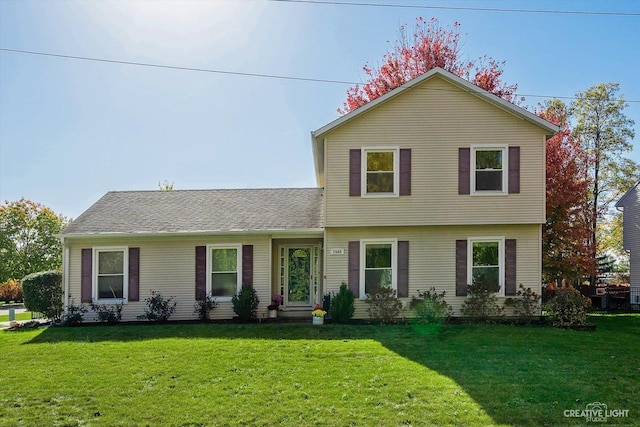 view of front facade featuring a front lawn