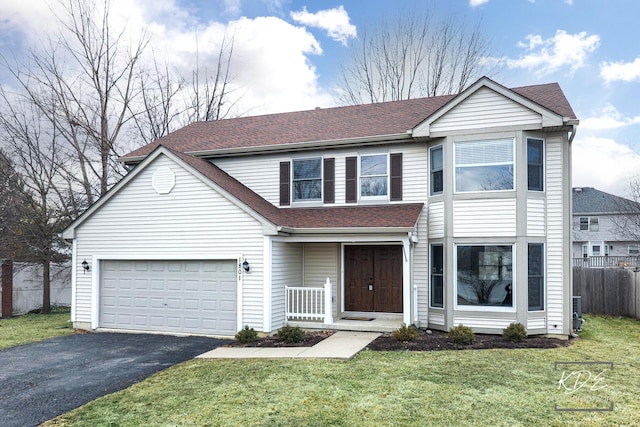 view of front of house featuring a front lawn