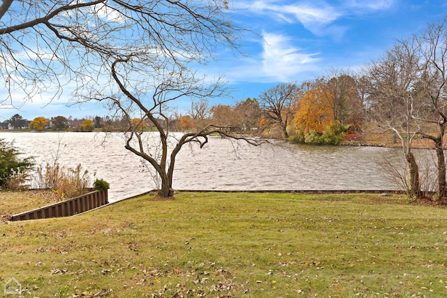 view of yard with a water view