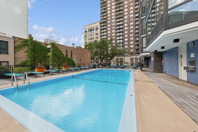 view of swimming pool